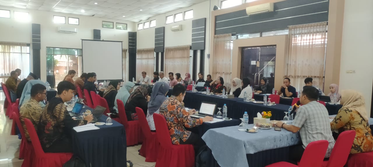 RAPAT PEMBAHASAN PERUBAHAN PERWAL PAKAIAN DINAS